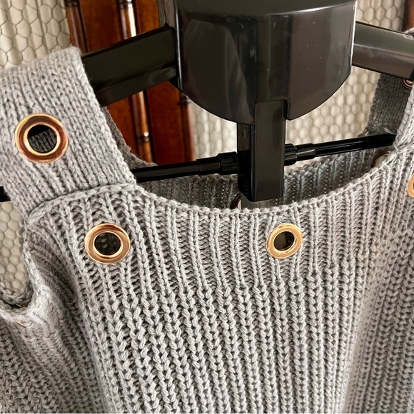 Elan Cold Shoulder Sweater - Picture 3 of 7